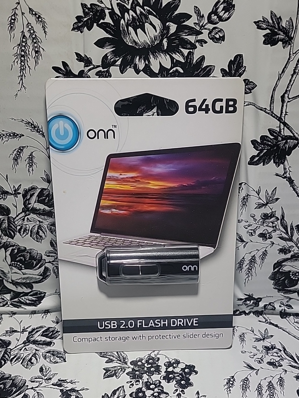 Onn 64GB USB 2.0 Flash Drive - Silver and Black